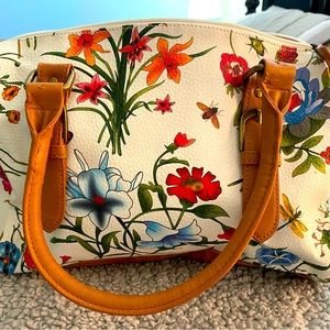 Beautiful floral handbag. Aldo